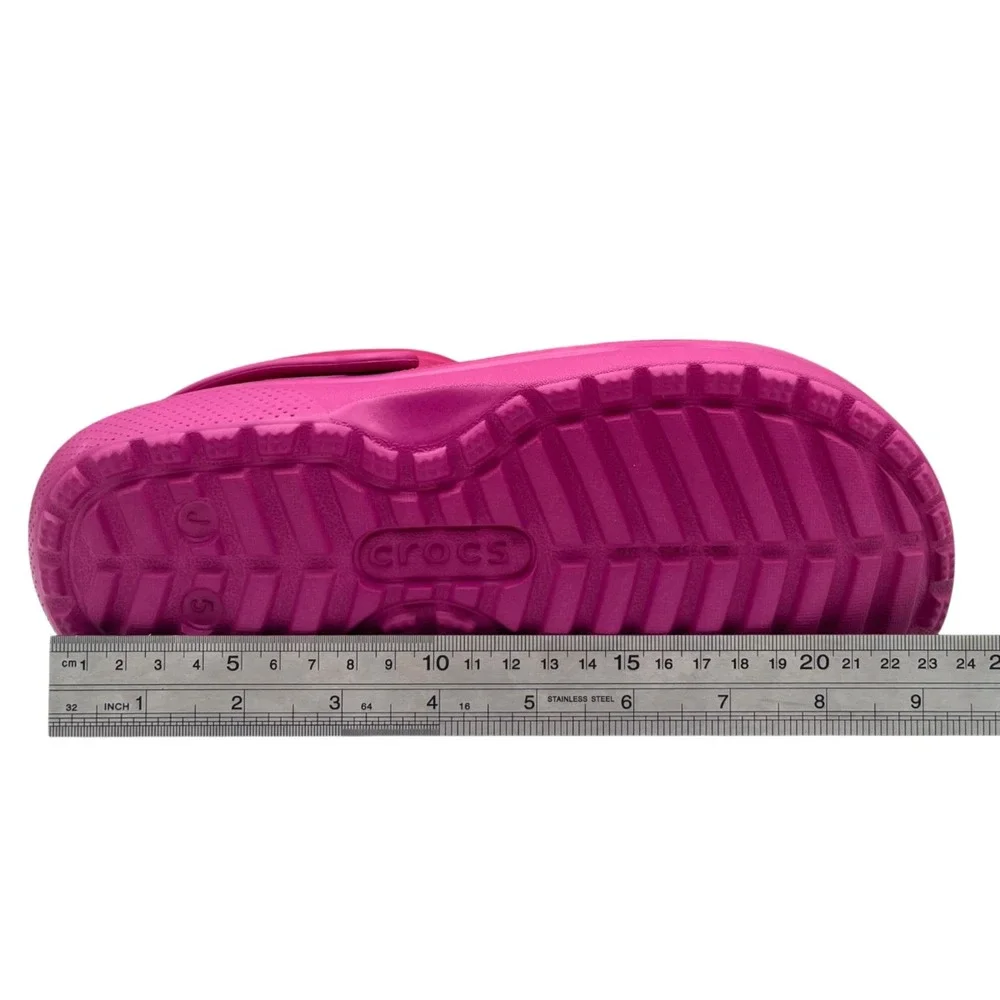 Crocs Classic Youth Girls Lined‎ Neo Puff Boots Size 5 (J5) Fuchsia Faux Fur